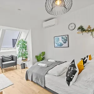 Near Klinik Floridsdorf - 3 Min To Supermarket And Pharmacy - On-site Parking For 19,90 Eur Wien